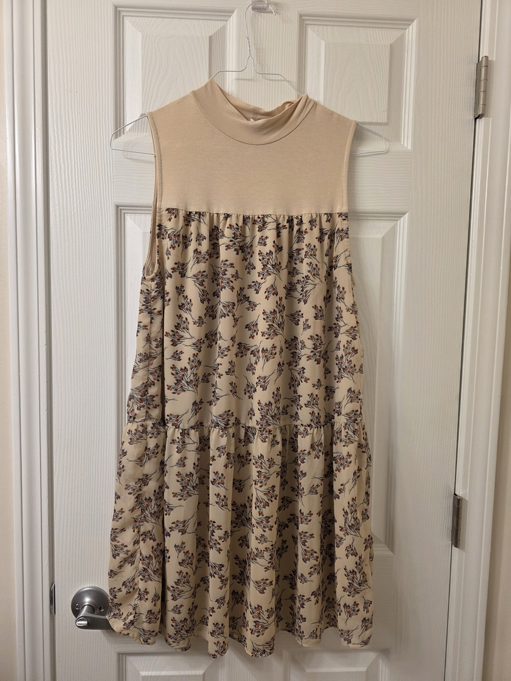 mittoshop Beige Floral Tiered Sleeveless Dress